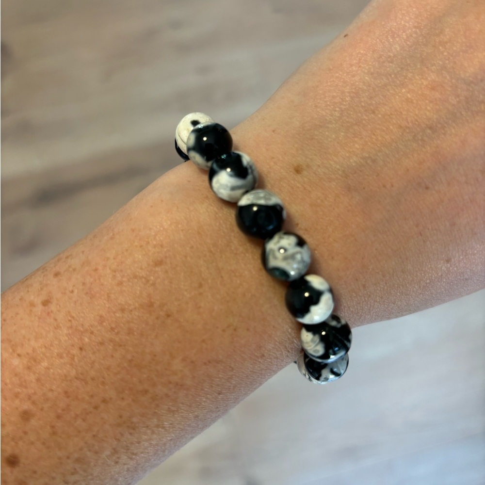 Crystal bracelet. - Picture 2 of 2